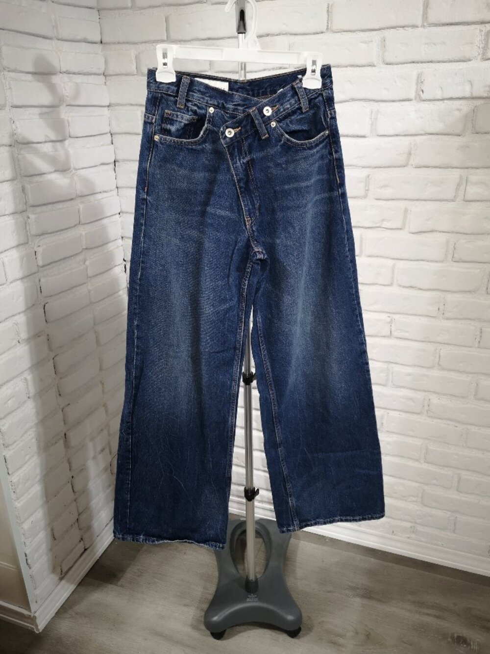 Zara TRF Ladies Size 4 Medium Wash Crossover Waistband High Rise Wide Leg Jeans